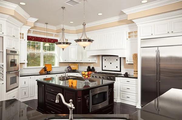 Open Concept Kitchen Remodeling: Is It Right for You?