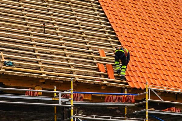 Preparing Your Home for a Roof Replacement