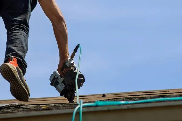 What to Expect During a Roofing Replacement Project